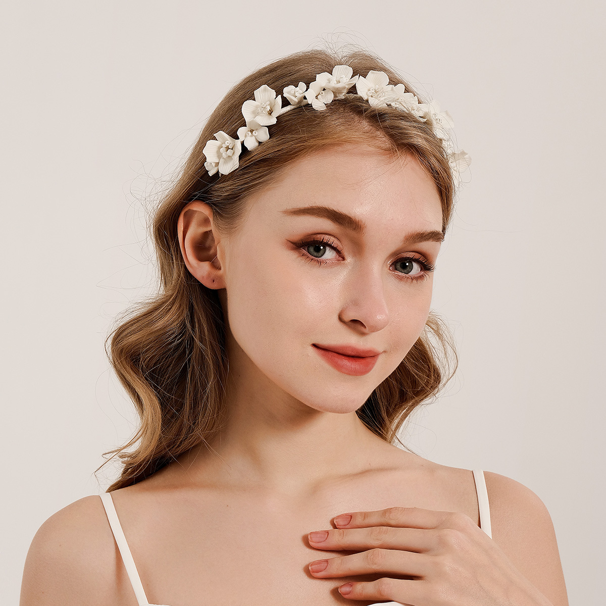 Efily Bride White Flower Hair  - Wedding Arch Flower 리뷰 및 가격