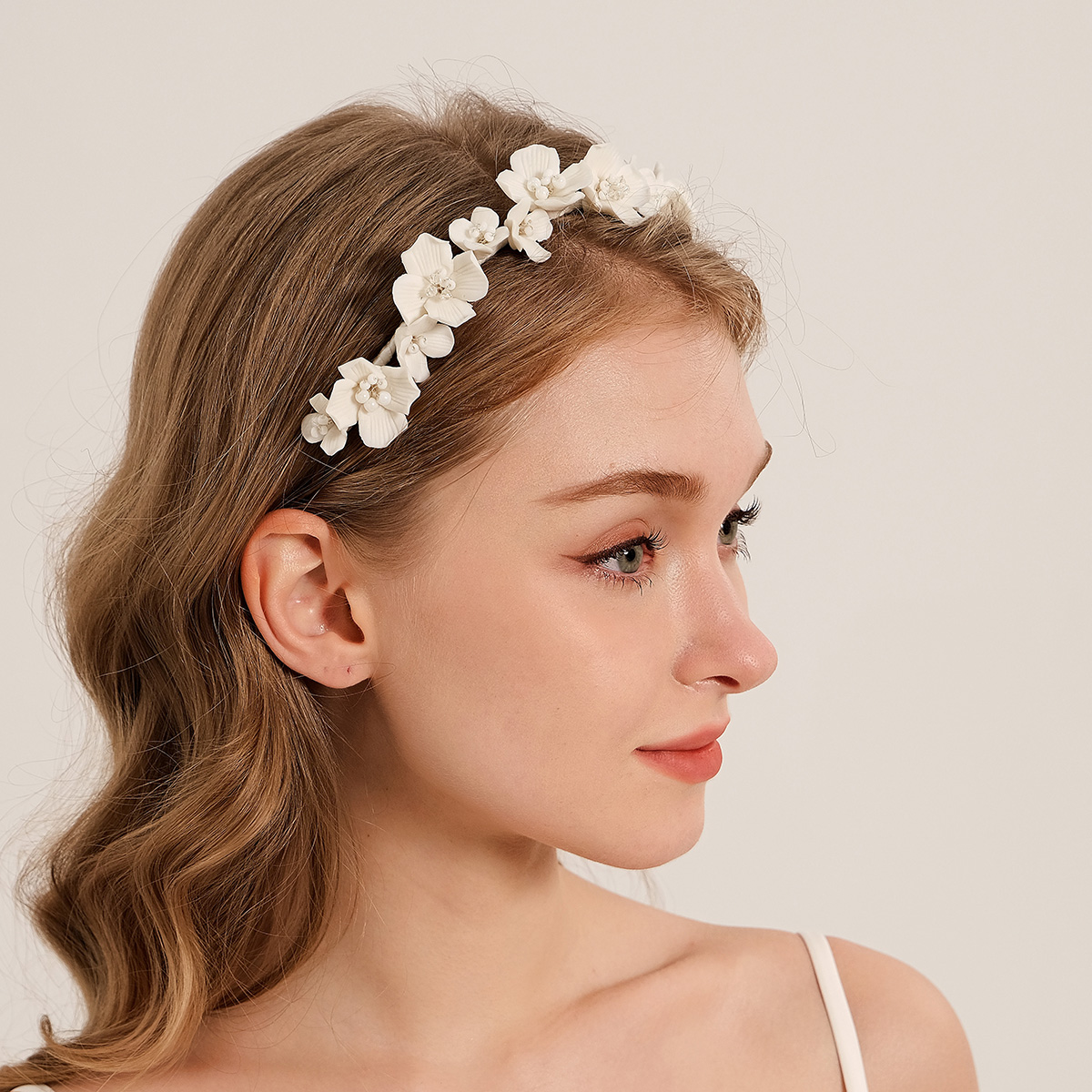 Efily Bride White Flower Hair  - Wedding Arch Flower 리뷰 및 가격